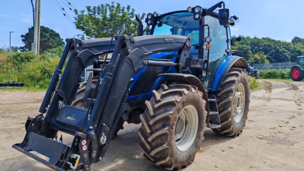 Valtra A115MH & G4s loader